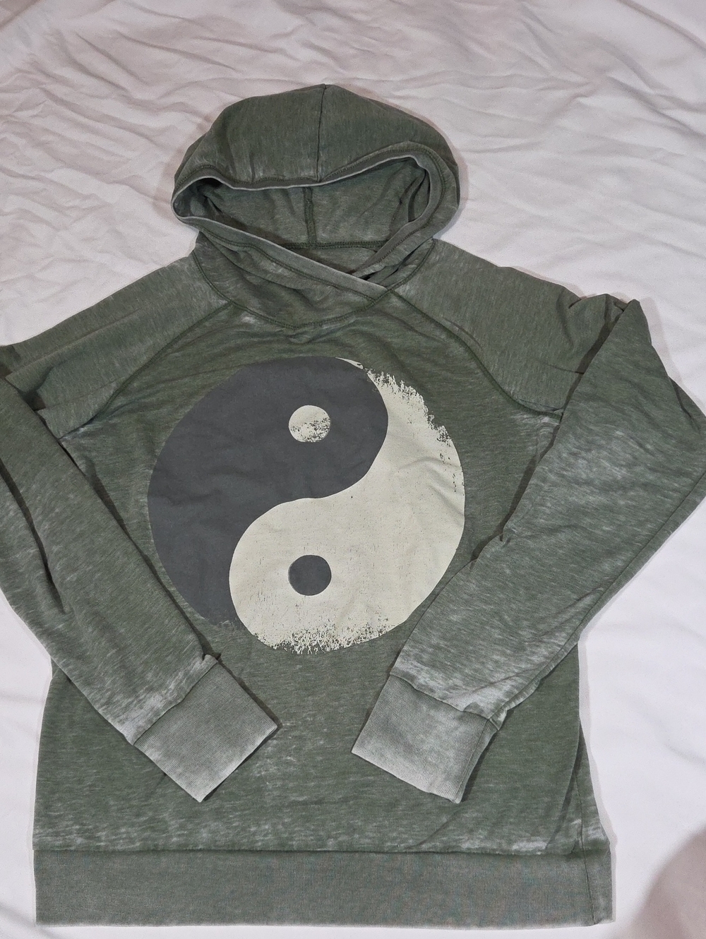 Ying Yang Green Lightweight Distressed Hoodie Size Large Womens Well Worn Brand